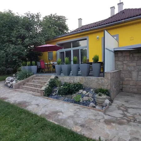 Marion Villa