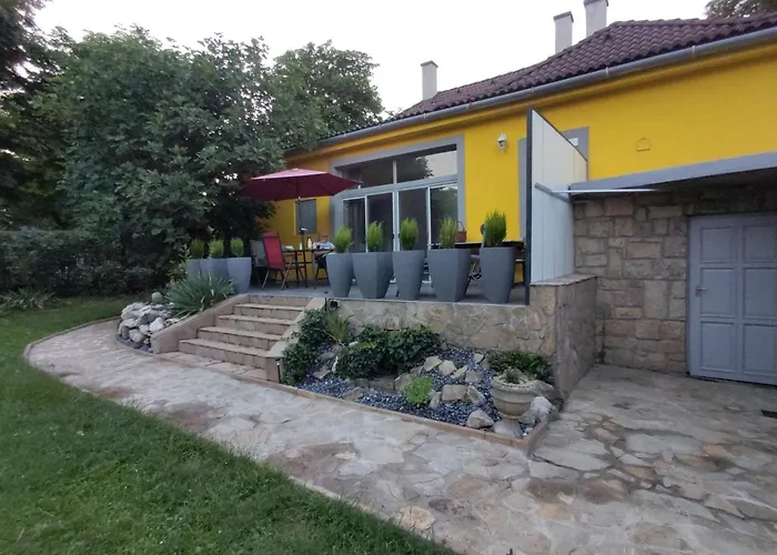 Marion Villa