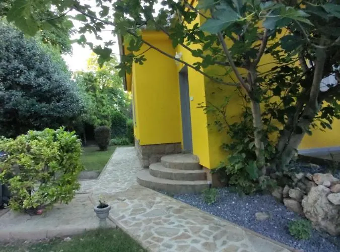 Marion Villa